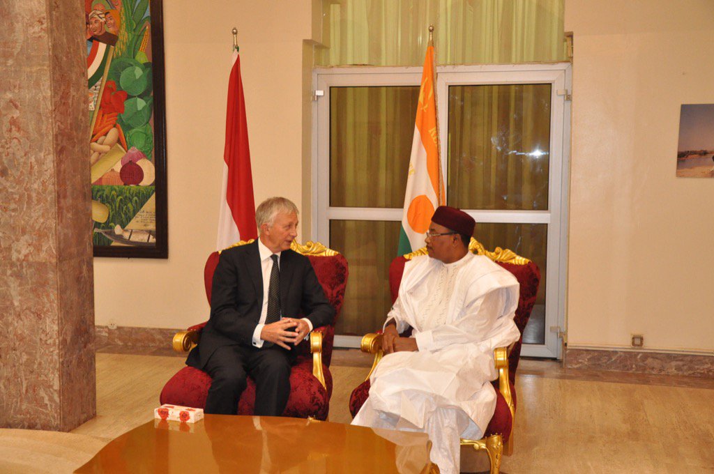 Yesterday presented my letter of credentials to president Issoufou of Niger. NL and Niger will strengthen relations.