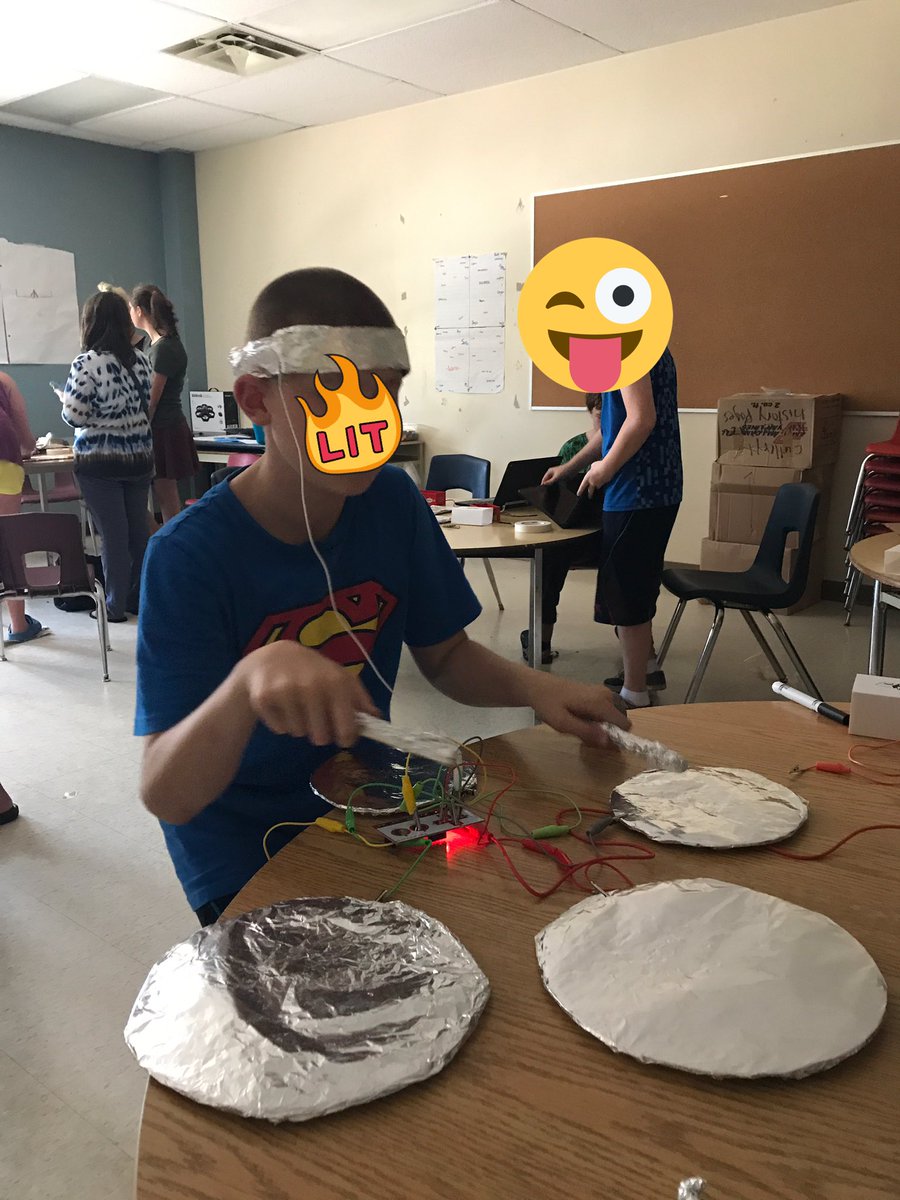 KS using a halo design as his ground connection for his group's <a href="/makeymakey/">Makey Makey</a> drum-set! #TheseKidsAreClever <a href="/scdsbSL/">Summer Learning</a> #STEAM is awesome!