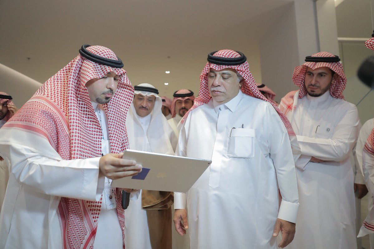 MCgovSA's tweet photo. بحضور 16 جهة حكومية .. 
وزير التجارة والاستثمار رئيس اللجنة التنفيذية لتحسين الأعمال د. ماجد القصبي يفتتح مركز ( #مراس ) لخدمة قطاع الاعمال https://t.co/UHmAI7kgne