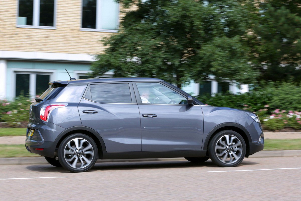 Sempre gostei desse carroRT <a href="/g1/">g1</a>: SsangYong voltará ao Brasil em 2018 glo.bo/2xv7G2i #AutoEsporte #G1