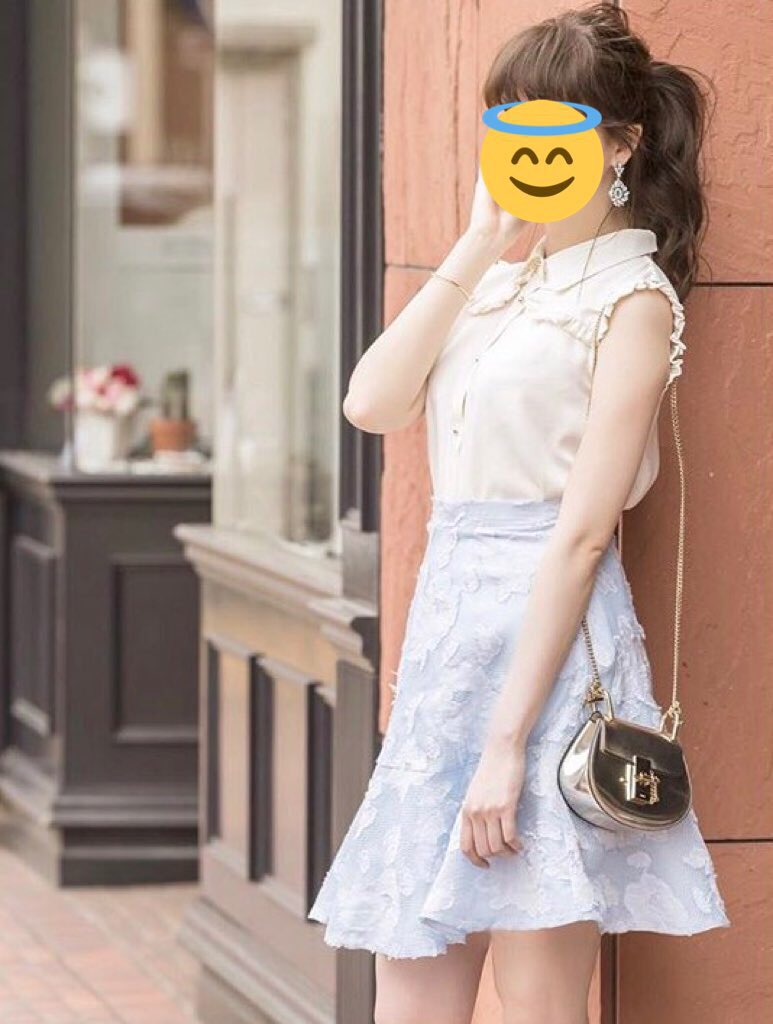 じゅんちゃん 服装で分かる女子の生態 1枚目 キャバ嬢 2枚目 風俗嬢 3枚目 芋大学生 4枚目 パパ活女子 キャバ嬢はハイブランドのバッグ持ちがち 風俗嬢は花柄着がち 芋大学生はwego Spinns買いがち パパ活女子は王道モテファッション攻めがち