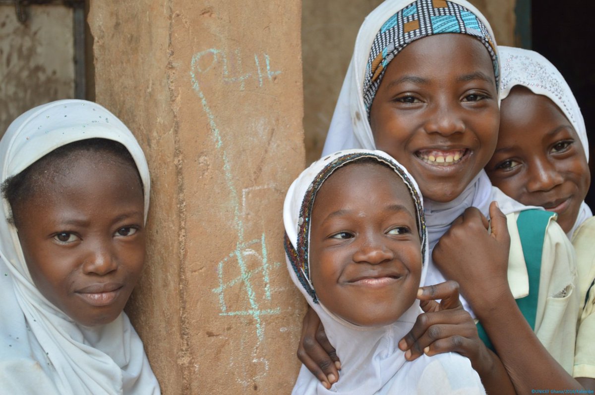 UNICEFGhana's tweet image. For every girl in Ghana, the right to dignity, safety and hygiene during #menstruation.#BeAmazing #LetsBeFair