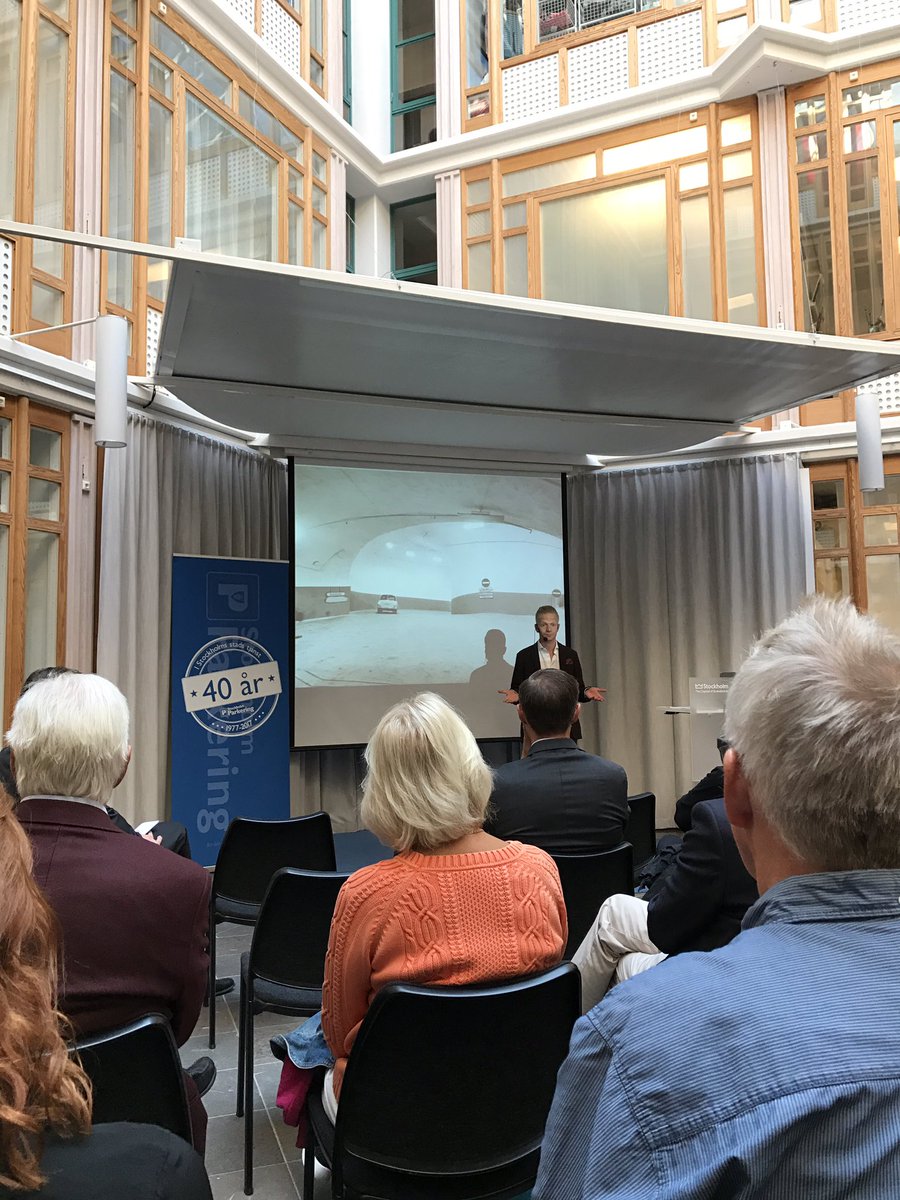 Stockholm Parkering fyller 40 år. I Katarina garaget kunde 20 000 människor söka skydd. <a href="/nerlund/">Henrik Nerlund</a> berättar, alltid lärorikt och underhållande