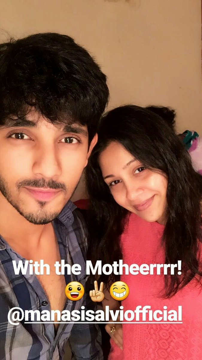 ManasiSalviFC's tweet photo. Be it onscreen or offscreen, it's always a delight to get these two in a single frame!π
#OnScreenMomSon #OffScreenBFFs
PC: @_kanwardhillon https://t.co/pU1bYcpqJM