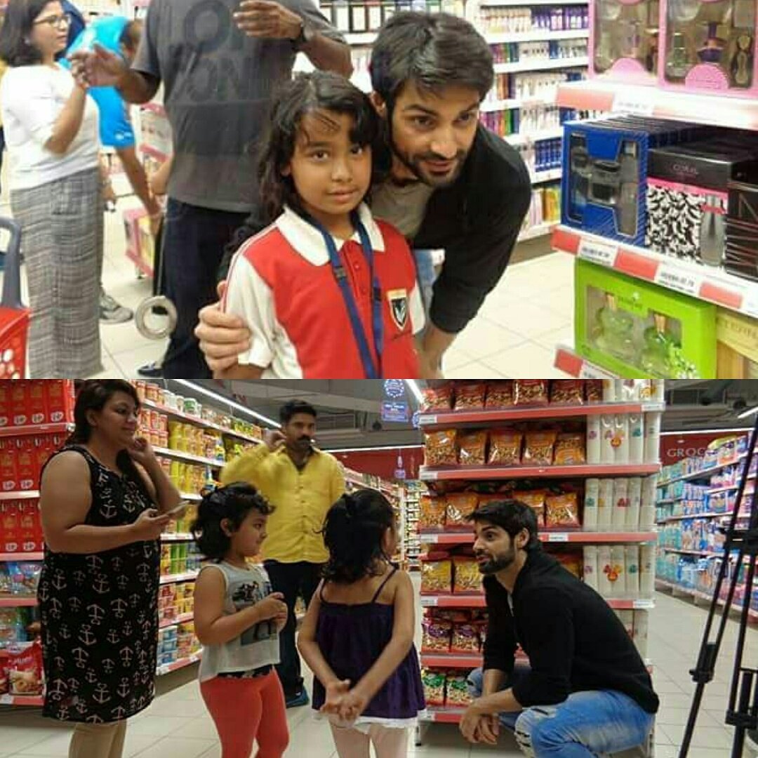 Karan009Wahi_FC's tweet photo. #TBT @karan009wahi with some kids during #tvc #enchanteur back April 2017 #commercialadd #karanwahi pc. sidmajeranlover4ever https://t.co/V1vEQqmUIa