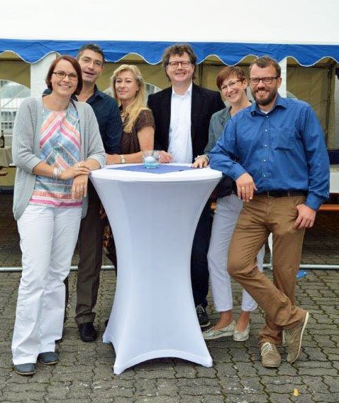 WebJurist's tweet image. VdW-Vorsitzender Hassenpflug feiert mit seiner Anwaltskanzlei 15-jähriges Jubiläum dlvr.it/PhFKYQ