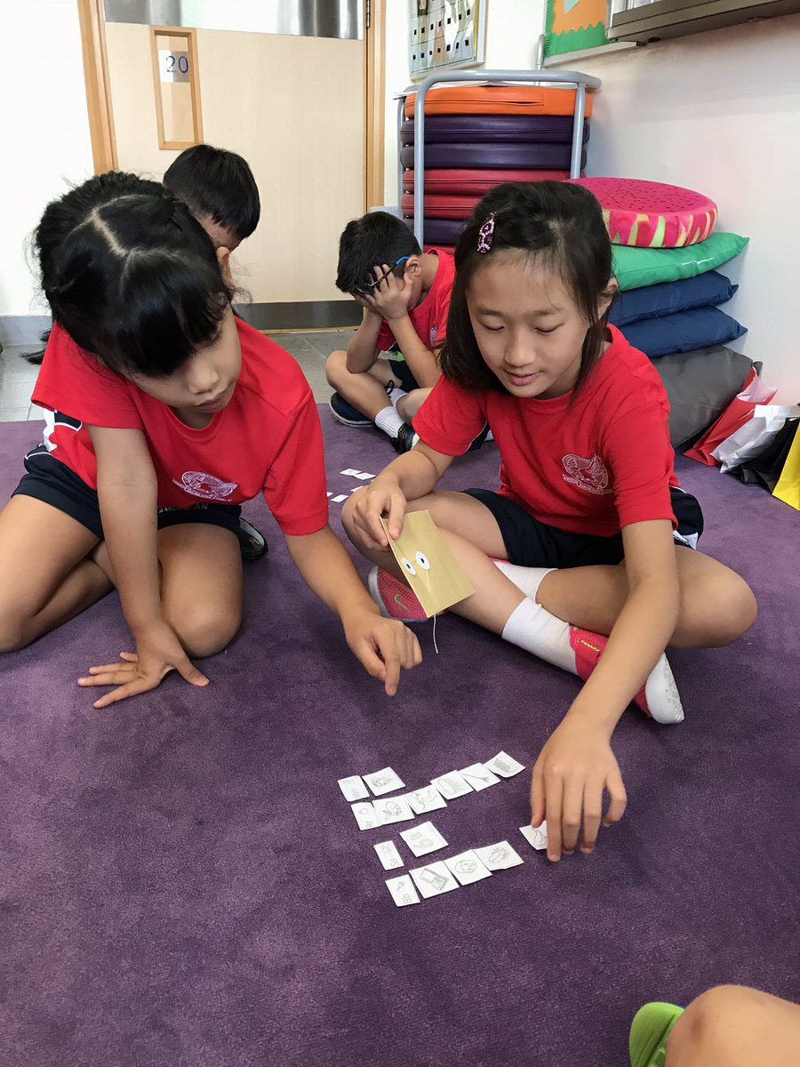 MrLee427's tweet image. It's word study time!! Blind sorting with partners #learningcollaboratively #wordstheirway #wordsmyway #redbrick125