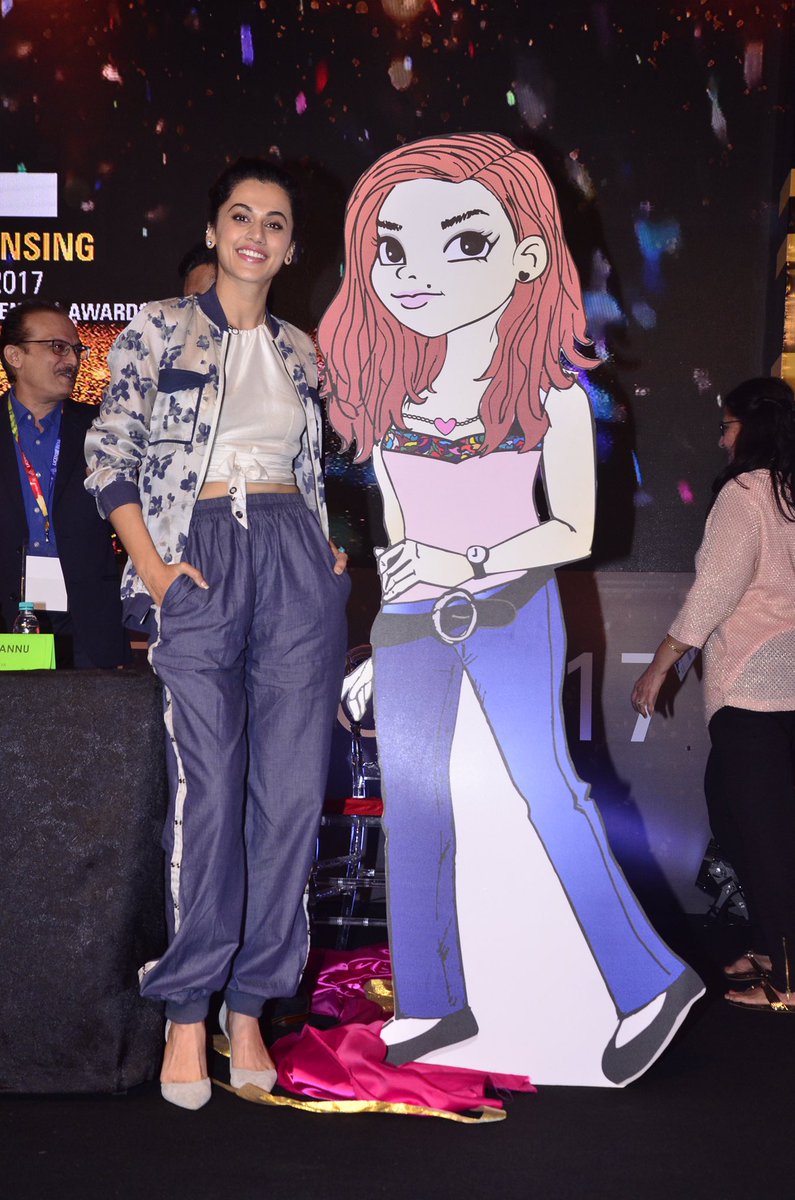 taapsee's tweet image. From the &apos;common man&apos; to &apos;common woman&apos; this is evolution! #RKLaxman #commonman #commonwoman #Blessed