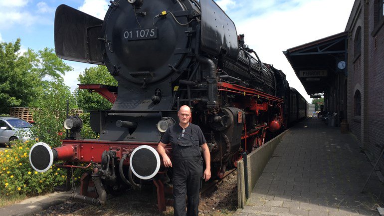 De twee bekendste stoomlocomotieven van ons land zijn te gast tijdens het 25-jarig jubileum van museumspoorlijn STAR rtvd.nl/Bdv6