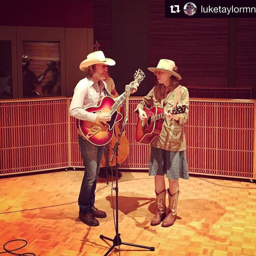 gillianwelch's tweet photo. We played @minnesotapublicradio today with Willie Watson, Brittany Haas and Paul Kowert. We got to play around one… https://t.co/e9pXU0EmYc https://t.co/IHFqH0aWZz