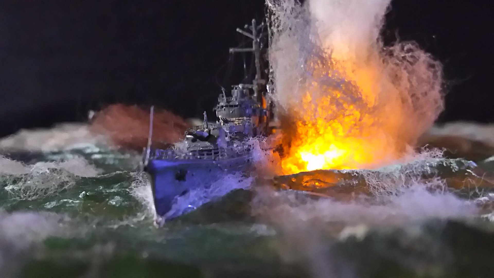 やっしー Sur Twitter 今月作ったプラモ晒そうぜ 1944年11月21日未明に米潜水艦シーライオンに魚雷で狙われた戦艦長門とそれが外れて撃沈した駆逐艦浦風のジオラマを作りました やっしー Sur Twitter 今月作ったプラモ晒そうぜ 1944年11月21日未明に米潜水艦シーライオンに魚雷で狙われた戦艦長門とそれが外れて撃沈した駆逐艦浦風のジオラマを作りました