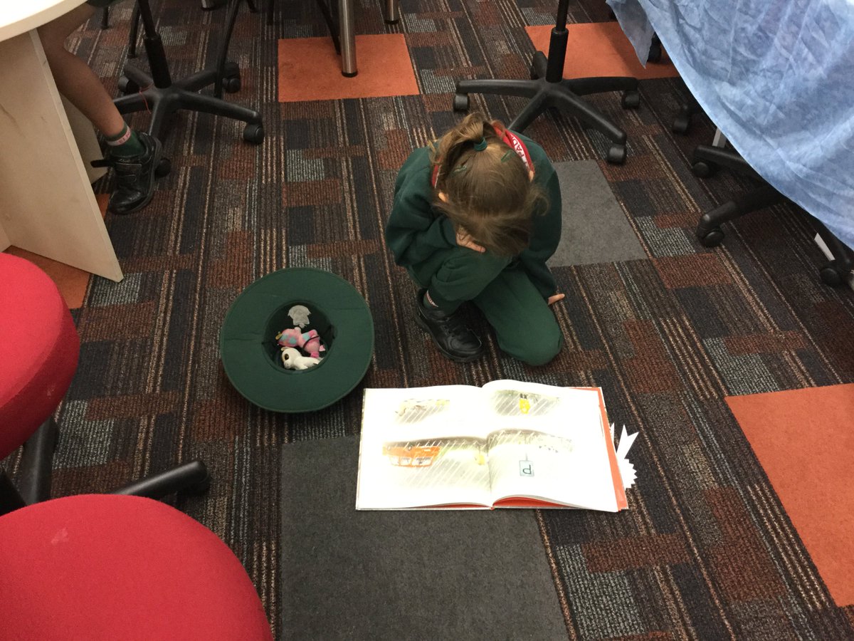 mrutt1's tweet photo. What it's all about #BookWeek Lost in a book amid the chaos of library lunchtime. #kidsreading @geisesps @jedjnr @STPAULSat4036 #cbca2017 https://t.co/1SfdbRMb3d