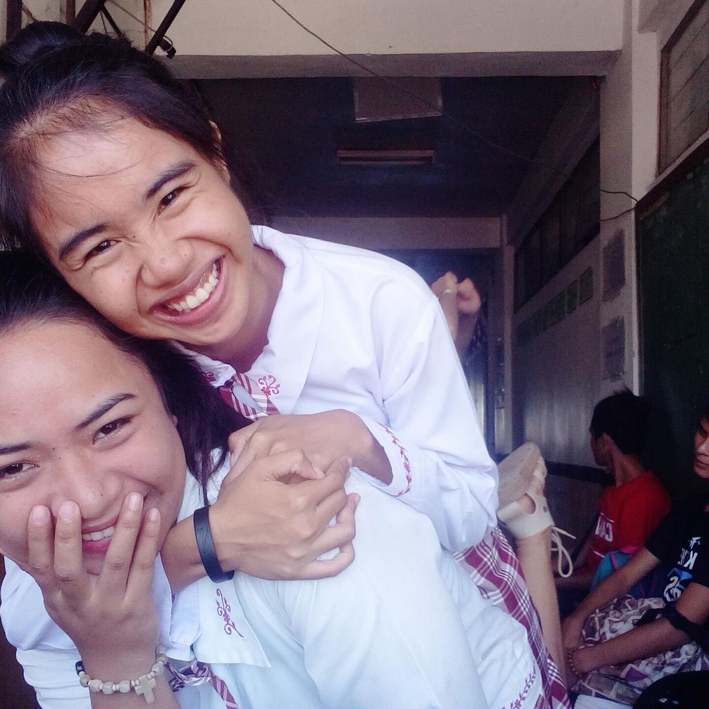 eaMeisserF's tweet photo. Sister by Heart. 😍😇❤ https://t.co/otKxHy3qfX