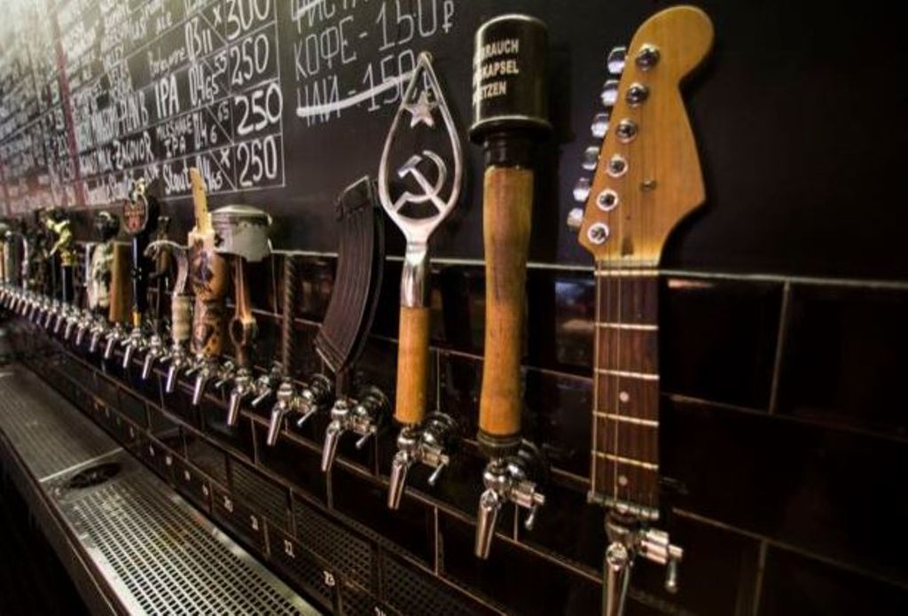 Pint by Pint, a Hoppy Revolution Brewing in Russia voanews.com/a/hoppy-revolu…