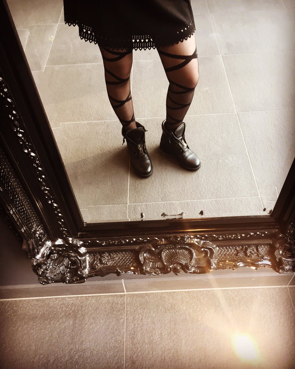 DeniceLeemans's tweet photo. New collection ๐! @Hunkemoller #fablegs #sexylegs #loveit #fashion https://t.co/i3KVV2Zz1H