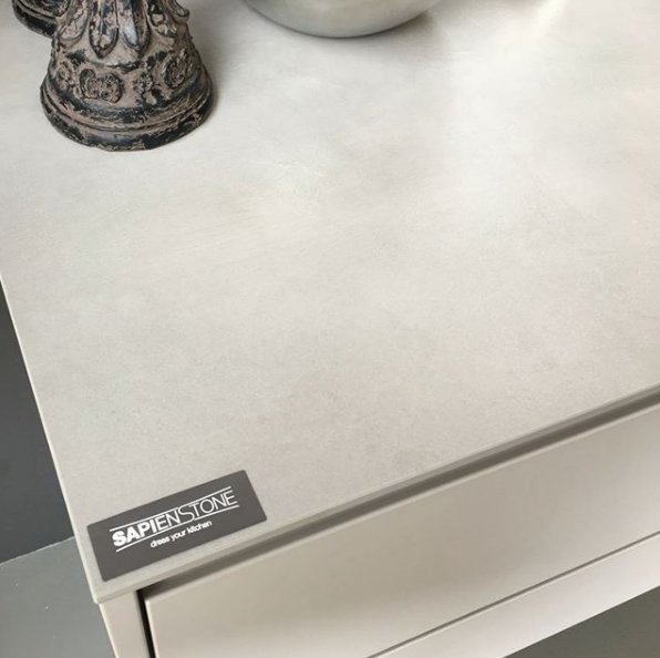 KunststeinMAAS's tweet photo. Seit einigen Jahren erobert #Keramik SapienStone die Küchenwelt. 

https://t.co/e4SKalshkz https://t.co/kTKSbOManS