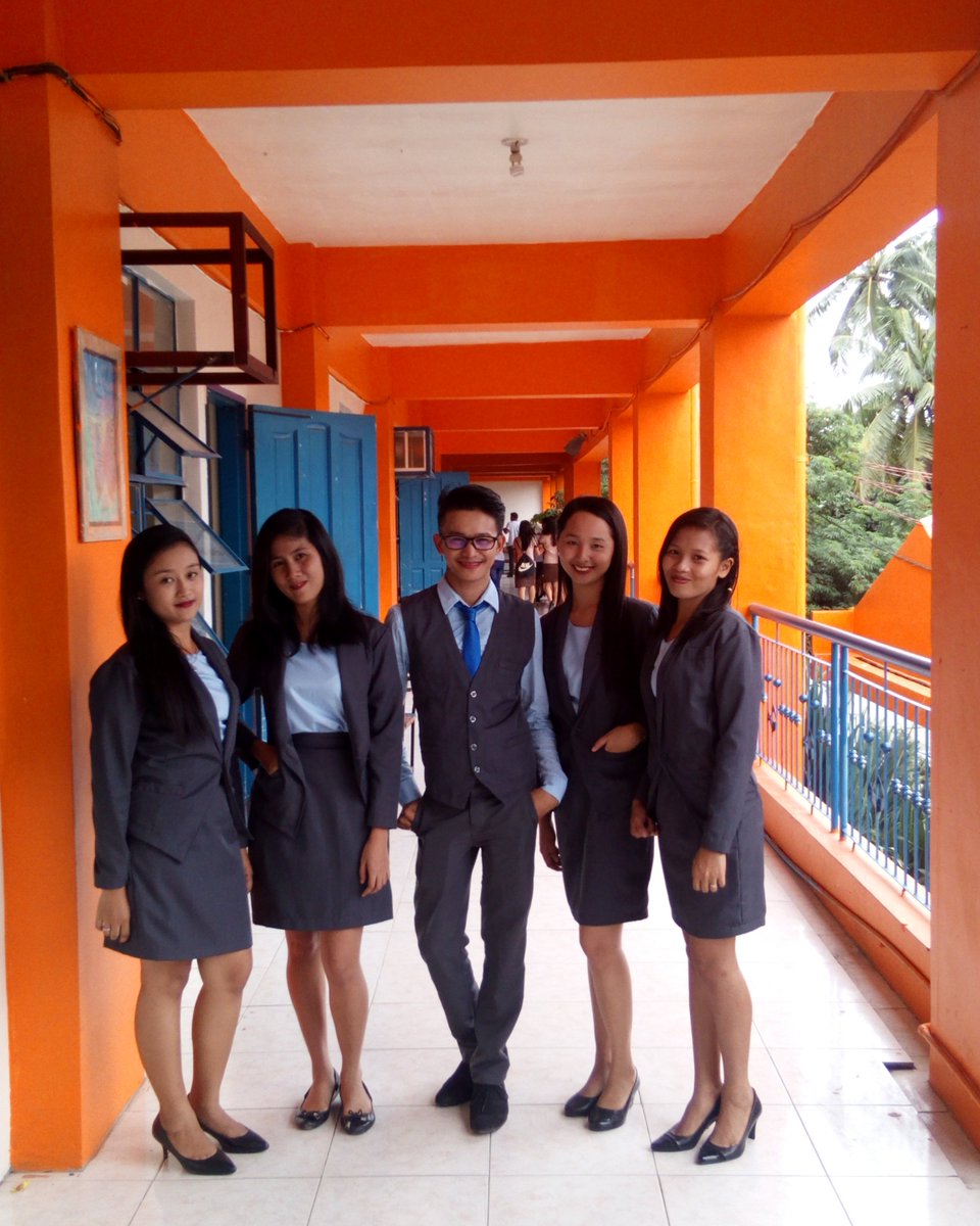 EDMJNCO's tweet photo. Just lovin our Alma Mater ๐๐
#HumanResourceStudent https://t.co/xIhk5GJYRd