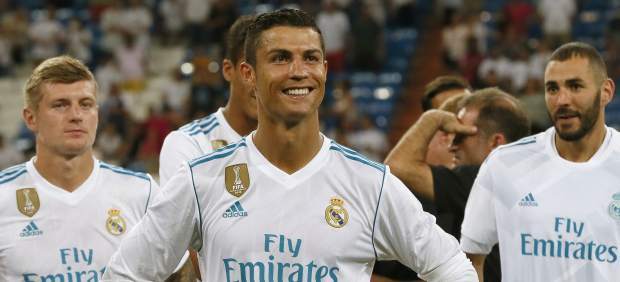 Borja Mayoral y Cristiano dejan el Trofeo Santiago Bernabéu en casa bit.ly/2v8P4Zv