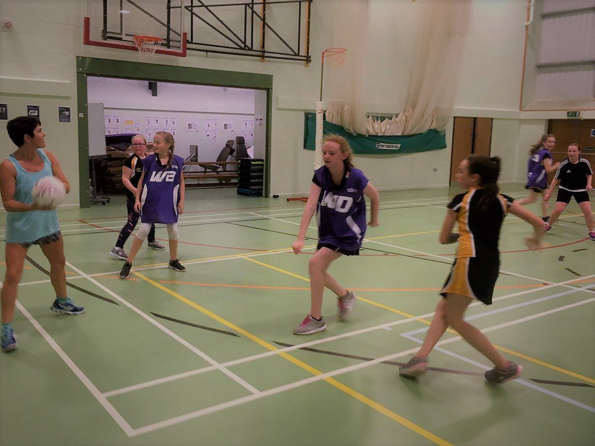 colwynnetball's tweet photo. 1st training session done & dusted :) Thanks for your hard work last night. See you next week! #backtoit #netball #pelrwyd #colwynnetball https://t.co/dmalfL65zk