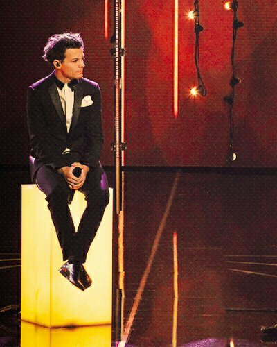 occhiprofondixk's tweet image. Guardate la loro differenza, mio dio...