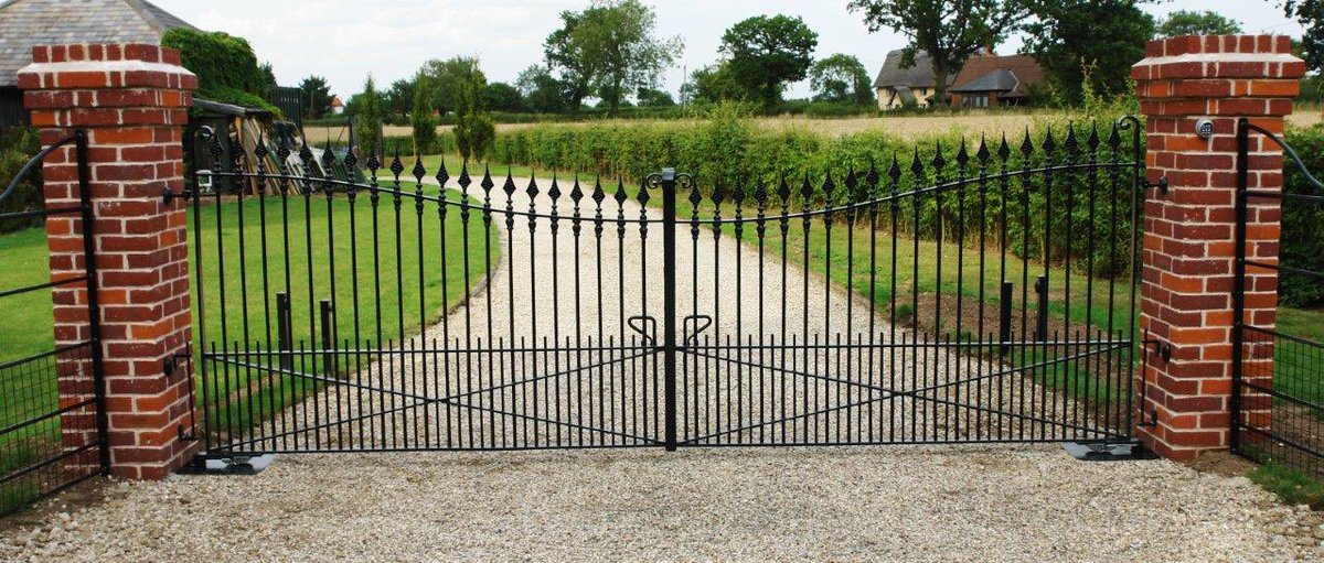 SPSystems_ltd's tweet photo. #ThrowbackThursday to this beautiful metal gate design &amp; installation #gate #electricgate #security #fencing #automation Contact today... https://t.co/6Amlt0dqS3