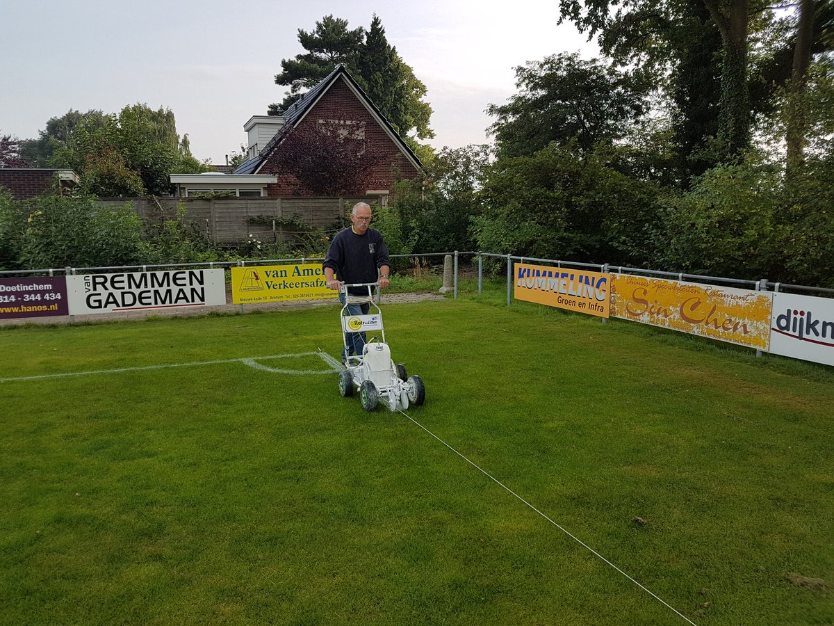 JoshuaJonkers's tweet photo. @btlrealisatie is momenteel bij sportvereningen bezig om de belijning erop te zetten. https://t.co/2JHfIbdK9o
