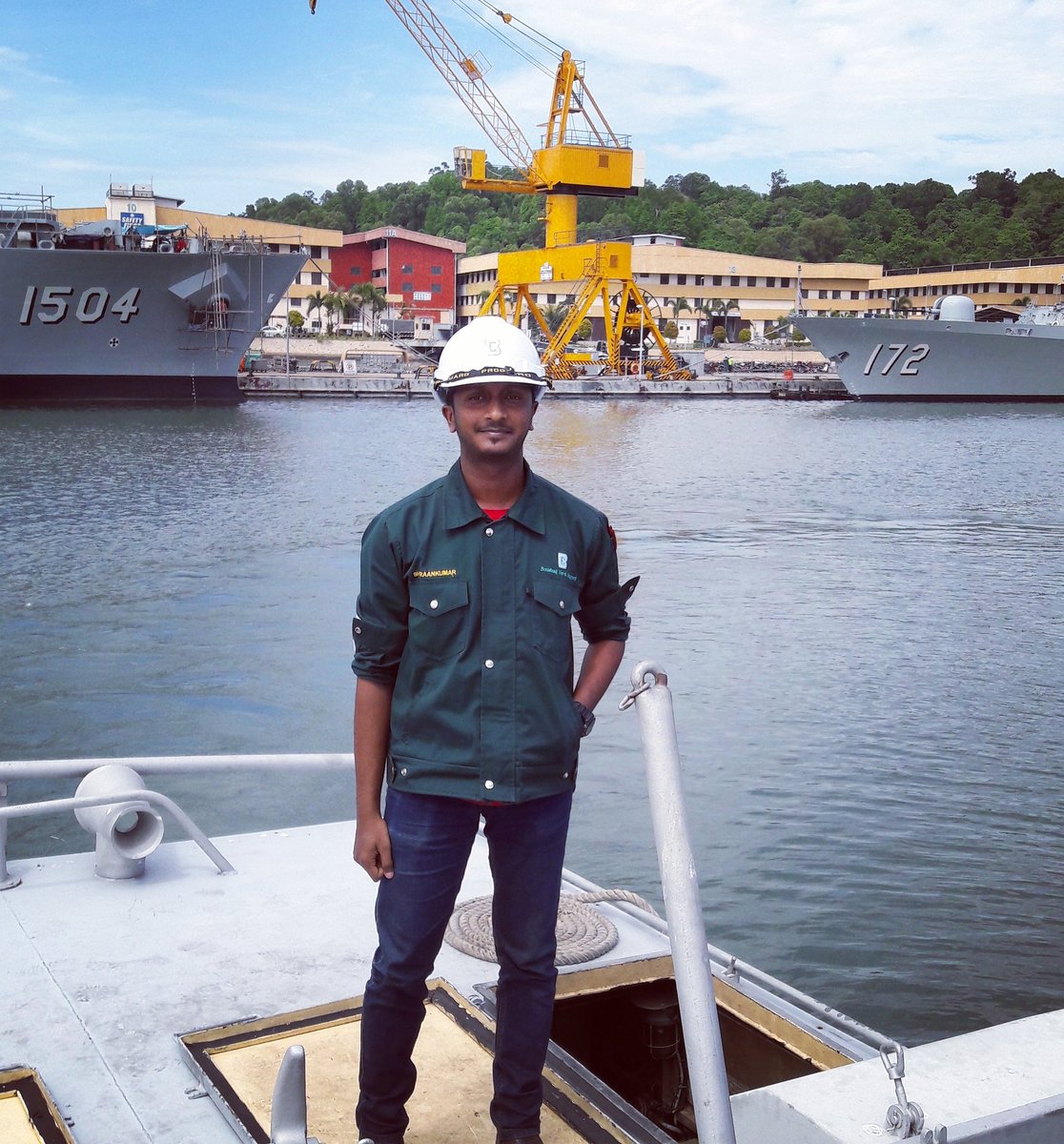 SharaanKumar's tweet photo. On tug boat KD Seladang.. Preparing for LCS 1 KD Maharaja Lela Launching.. #navy2017 #bnshipyard https://t.co/FewLPrn5bz