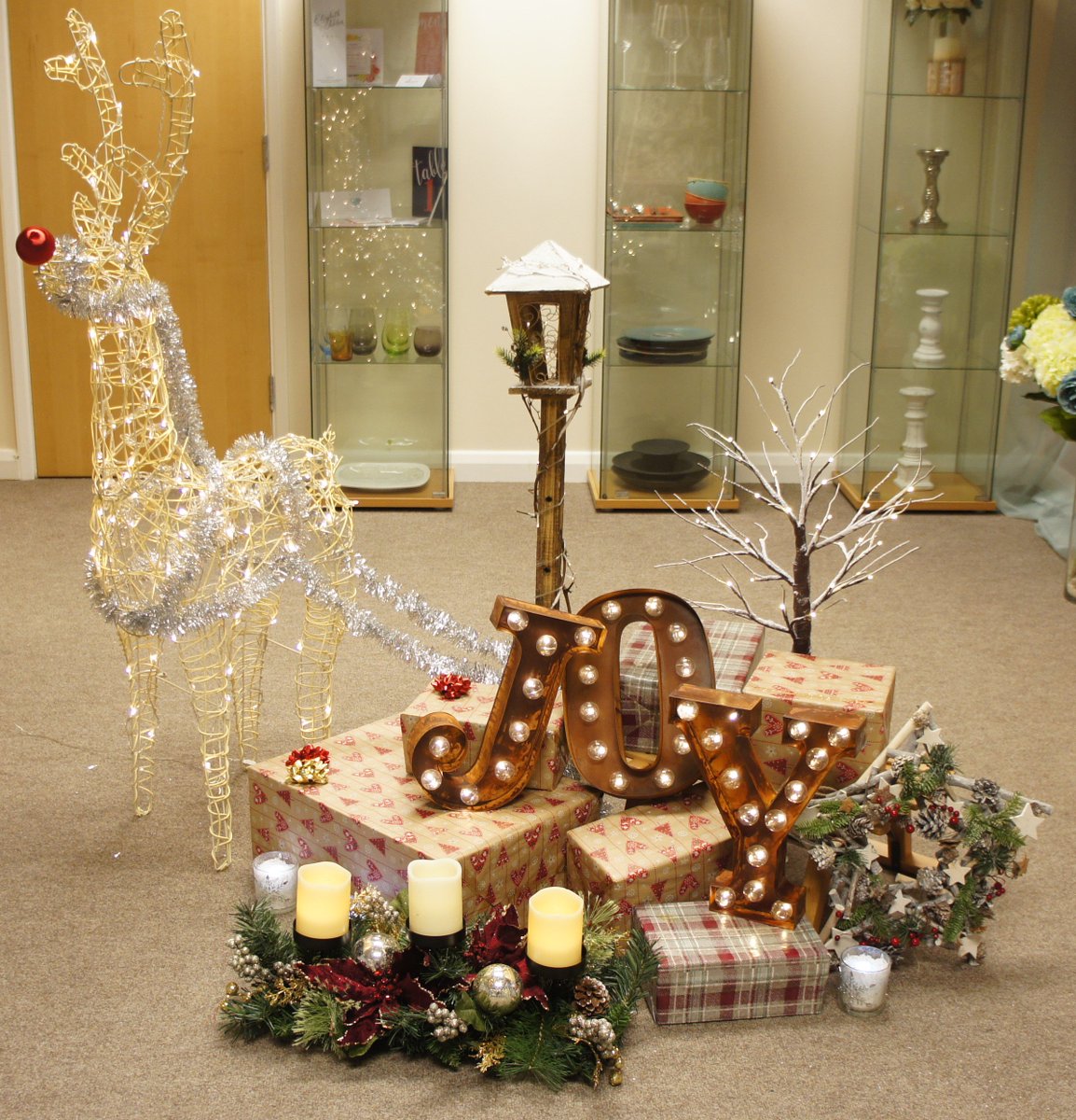 lightletterhire's tweet photo. JOY 125 days until Christmas! Sparkle great for any Festive Event! #JOY #TuesdayThoughts #festive #Christmas #ChristmasJoy #countdown #event https://t.co/LdOISLZiiO
