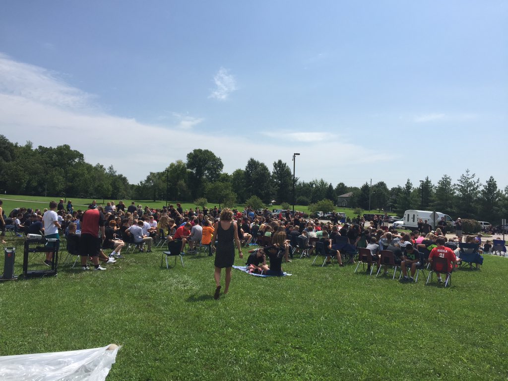 JillEMullen's tweet photo. The Solar Eclipse was totally awesome! What an amazing experience for our SV students! @SVMSEagles #LpsEclipse #LPSLEADS https://t.co/cXjPp5JQi2