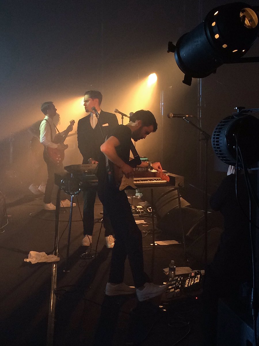 Ouvrard_David's tweet image. Privilège du backstage aux #Trans2015. Ma photo pour rendre hommage à Simon  membre fondateur du groupe rennais #HER décédé à 27 ans #RIP