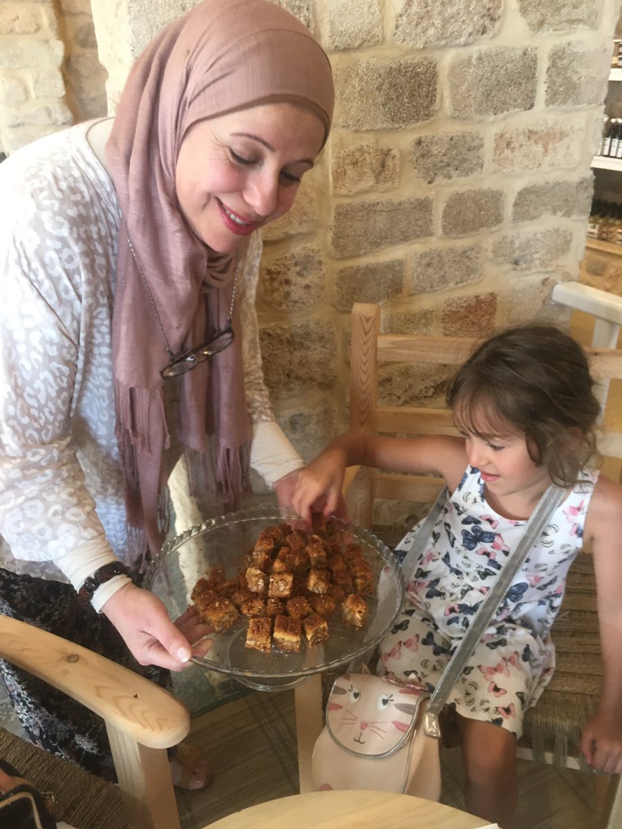Tawlet Saida welcomes you on weekdays except Mondays, 10am-6pm, for lunch, a coffee or just a nibble (lunch buffet in the weekend). 81707240