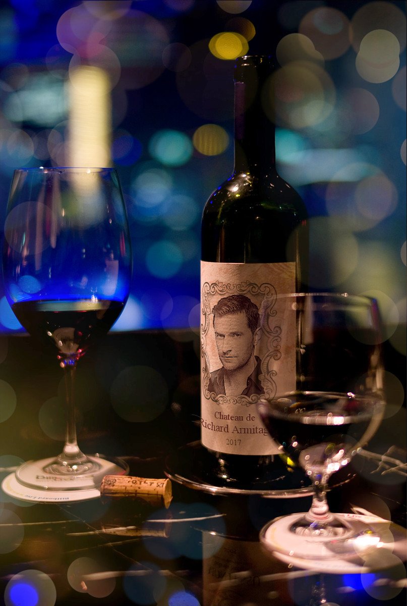Château de Richard Armitage....

Because you like wine,   Happy Birthday!   