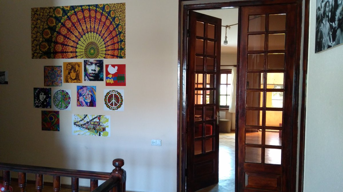 AndreyCDro's tweet photo. Мы прощаемся с Hippie Hostel. Батуми снова ждёт нас) https://t.co/cPxj4pcwxu
