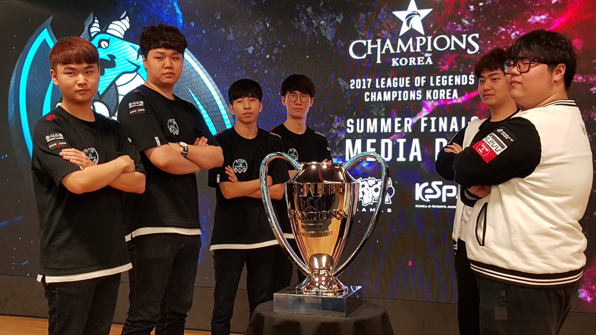 KeSPAen's tweet photo. [2017 LoL Champions Korea Summer] Finals Media Day - @Longzhu_ #PraY #GorillA #Lucy #Zzus vs @SKtelecom_T1 #Bang #Wolf #LCK https://t.co/528yafXcEm