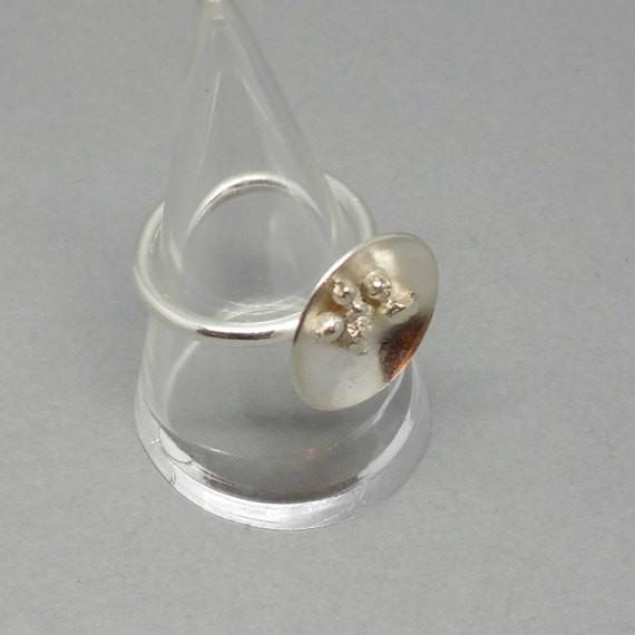 MaisyPlum2's tweet photo. Sterling Silver Statement Ring https://t.co/8G7mVtvMTj #tweeturbiz #SBS #Statement_ring https://t.co/Ot3pYtNvjW