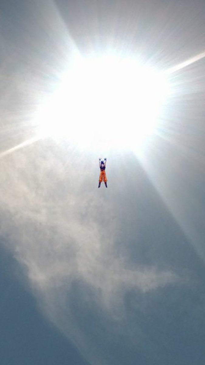 YoBigZeus's tweet photo. #SolarElipse2017 #SolarEclipse #solareclipsechallenge
#RT if you lended him your power today https://t.co/CVsjmhTwgk