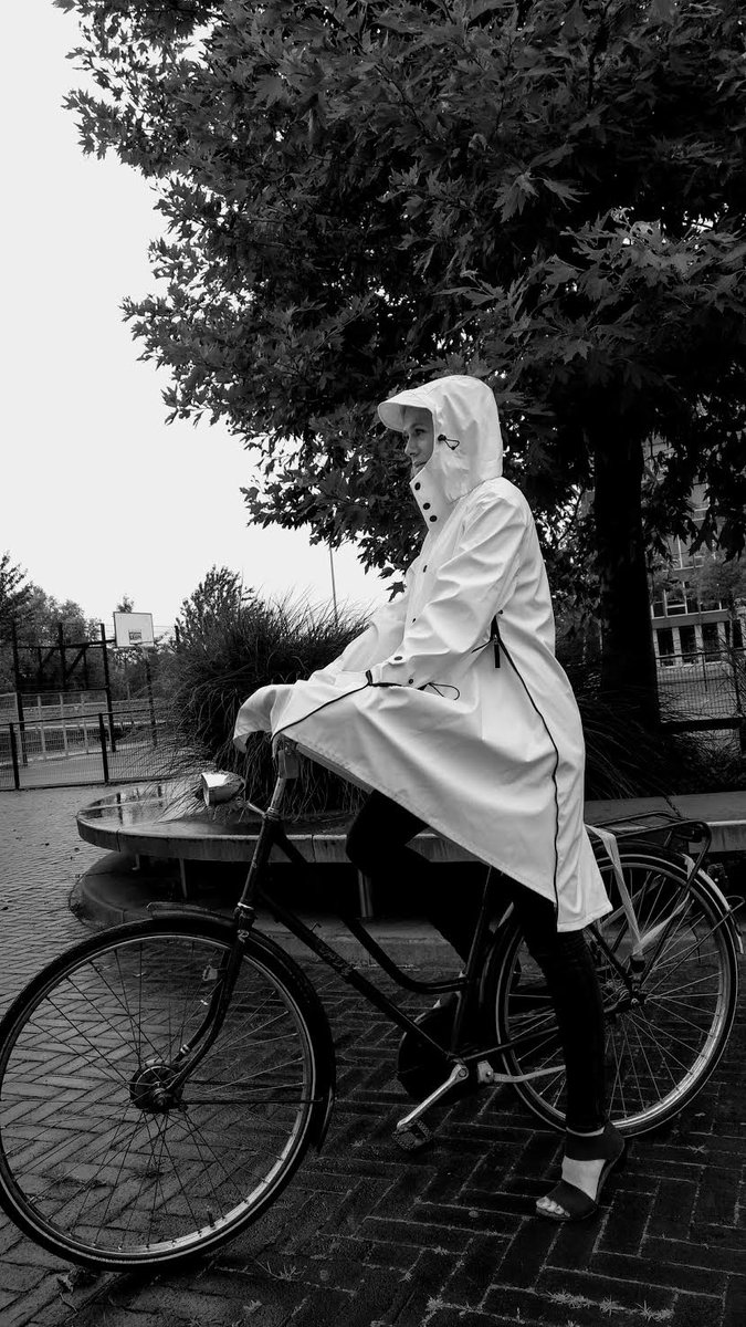 AMSCycleChic's tweet photo. AMSCC readers receive an exclusive €25off &amp; free shipping on their purchase! Read the review link in bio #sustainable #rainwear #forcyclists https://t.co/1dGoWaYxmZ