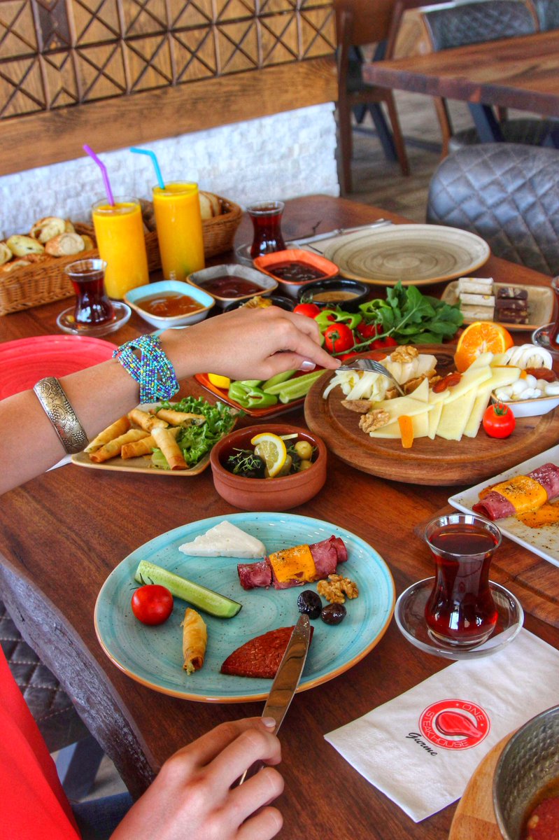 Güne mükemmel başlamanın yolu lezzet dolu kahvaltımızdan geçiyor 😍 #onesteakhouse #beylikdüzü