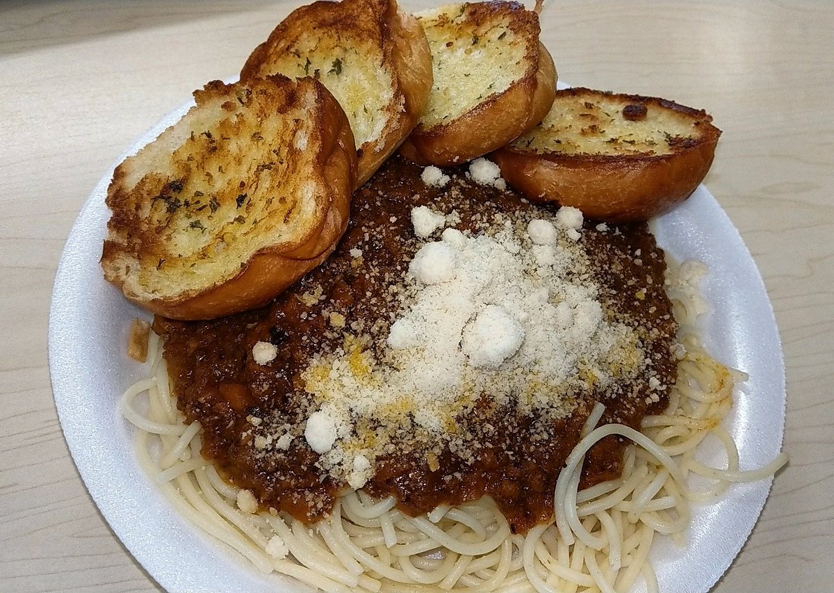 EdOshiro's tweet photo. #Monday #spaghetti #platelunch from #GracesInn #Makiki #meatsauce #pasta #garlic #parmesan #garlicbread #Honolulu #Hawaii #Eclipse2017 https://t.co/Uht03hDelZ