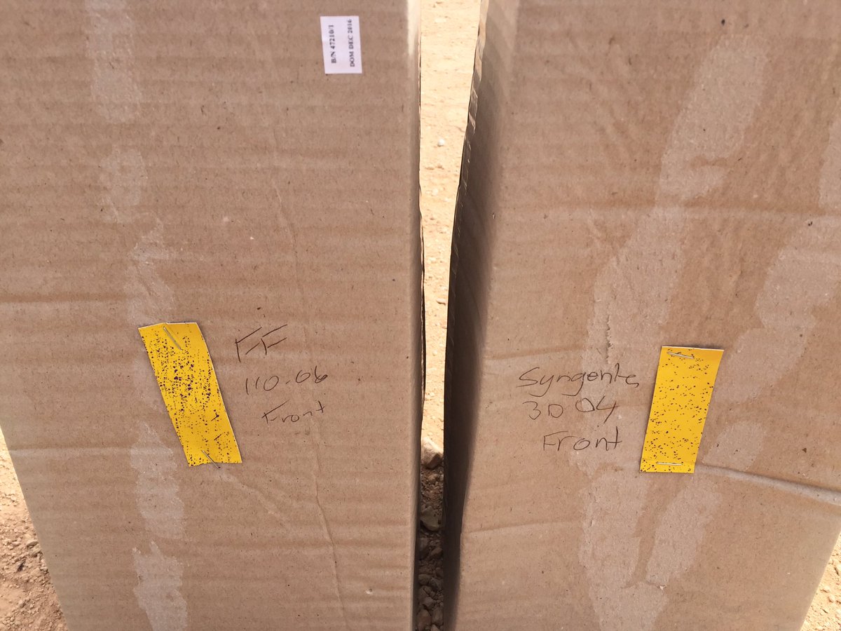 HortApplication's tweet image. A quick on farm demo of the new Syn 3D potato nozzle front is facing the sprayer, back is facing away from the spray #CoverageIsKey