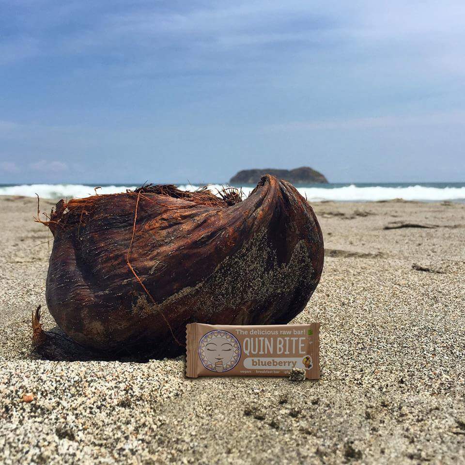 QuinBite's tweet photo. It's the summer spirit that keeps us walking and trying new things 🤗
QUIN BITE  Blueberry is chilling on the beach today, what about you? 🏖️ https://t.co/47CpxjyP0I
