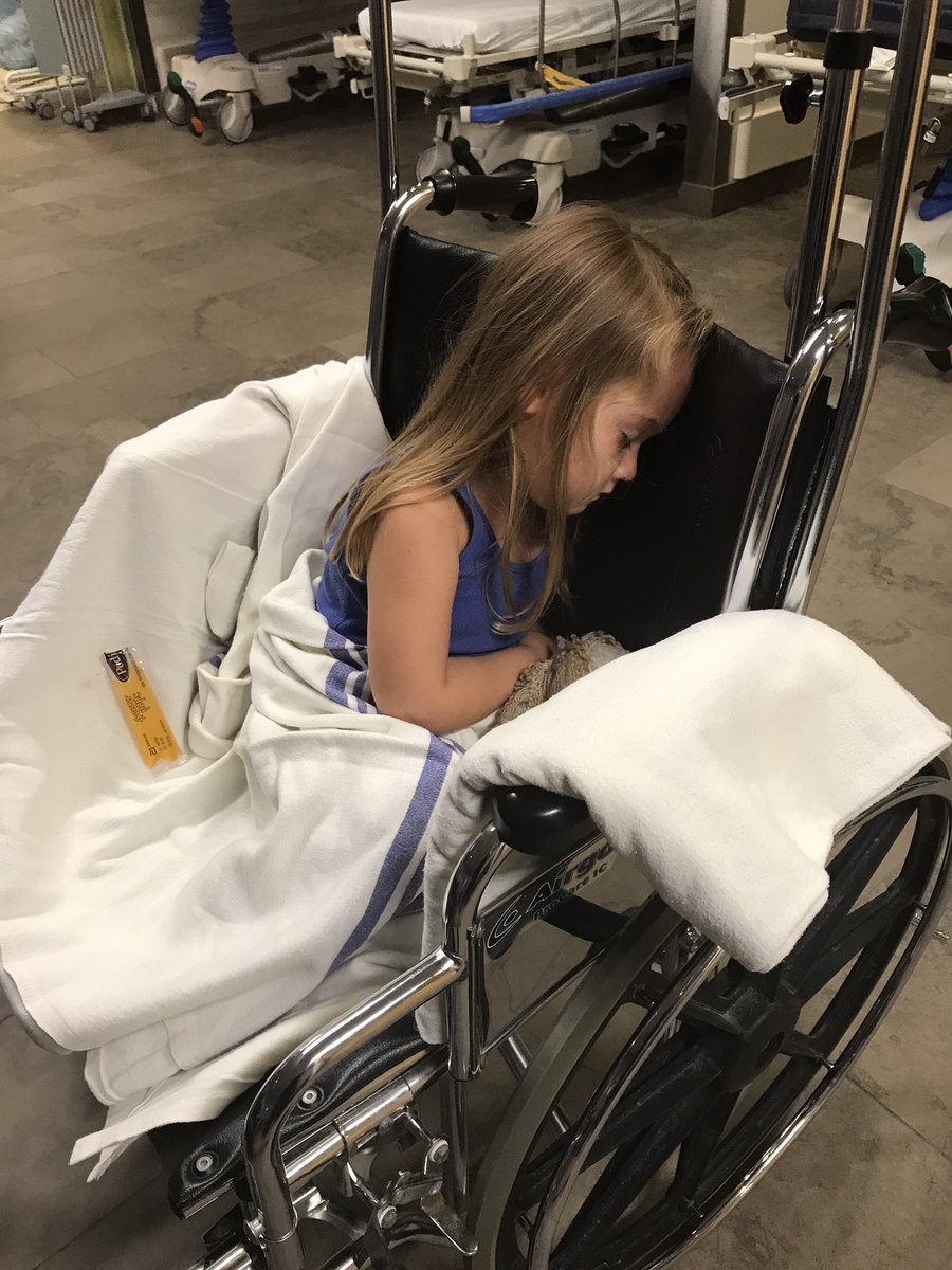 jenn_sully's tweet photo. 6hrs and has not been seen #ontariohospital #failure #rvh https://t.co/OUeT48o1nF