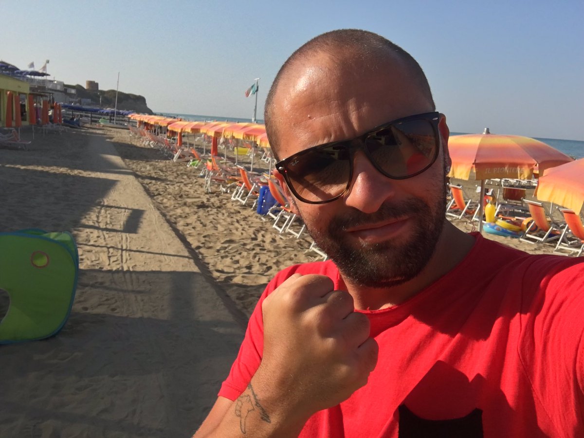 AccardiDanilo's tweet photo. Buongiorno☀️
Cominciamo sempre la giornata con il sorriso e con la grinta e la voglia di raggiungere un obiettivo🔝
#Programma_Top https://t.co/FDdobBWpyp