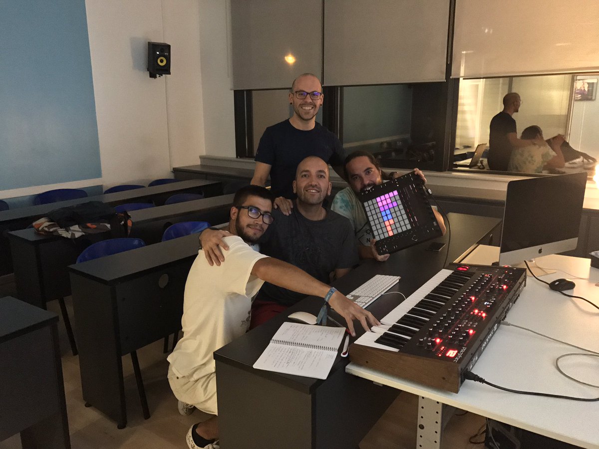 FuriaXTR's tweet photo. Nos vemos a la vuelta con más 🎛🎹🎧
#DjFuria #Prophet #ableton #push2  #house #techno #davesmith #saemad @SAEspain @Ableton @dsiSequential https://t.co/0EUgm8AbXz