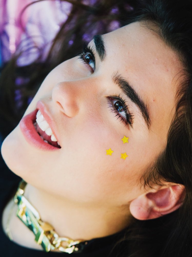 Itslovatoxcim's tweet photo. Happy birthday to this sunshine, the girl who had inspired me to believe in myself and feeling more confident day by day, luv u @DUALIPA 💜🌈 https://t.co/n3Z5YK0id4