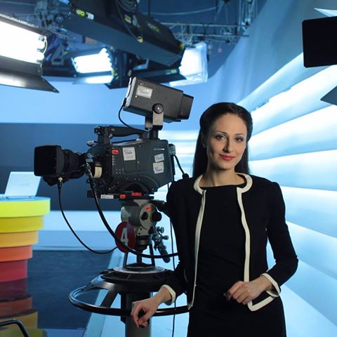 Какие предметы нужно сдавать на психолога. Телеведущая профессия. Качества телеведущего. Что сдавать на телеведущего. Что сдавать на телеведущего.