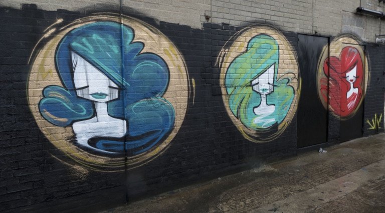 Belfast_Beyond's tweet photo. Some #MissedCallGirls by @artistDMC for #HitTheEast #Belfast #NorthernIreland #streetart #urbanart  #belfaststreetart @CJohnstonNI https://t.co/QGoNt9bMDi
