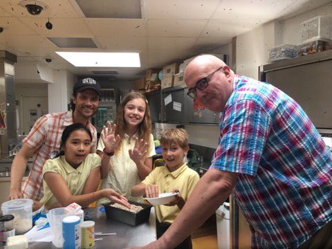 Who needs the #GGBO when we've got <a href="/thehonestloaf/">The Honest Loaf</a> &amp; <a href="/LearningLoaf/">The Learning Loaf</a> - from baking to teaching, learning to eating #realbread!