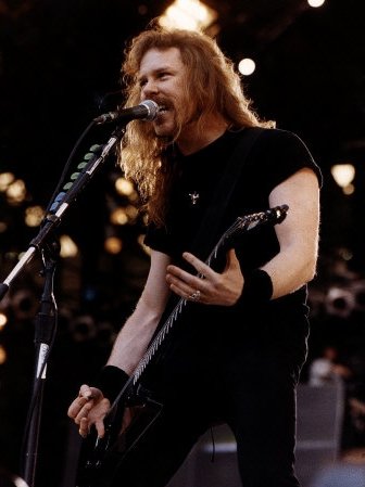 #메탈리카 #제임스_헷필드 #오해 #러시아투어
1991년, 5집 투어때의 제임스 헷필드
프론트맨 제임스 헷필드는 외모때문에 공항 검색대에서 테러리스트로 
오해받은적이 있다네요^^