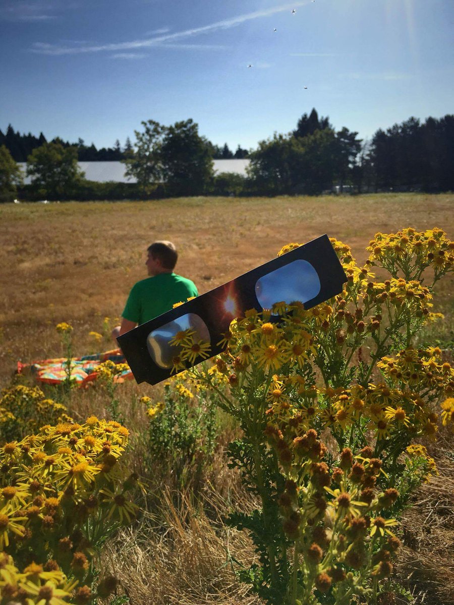 Tom_krieg_'s tweet photo. #OREclilpse #Eclipse2017 #getoutside https://t.co/rushQGNDo5